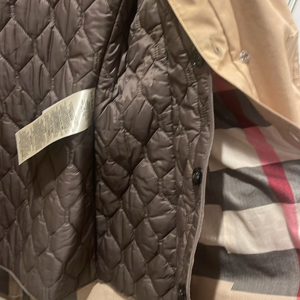 Burberry Tan Trench Coat with Brown Lining - Picture 4 of 14